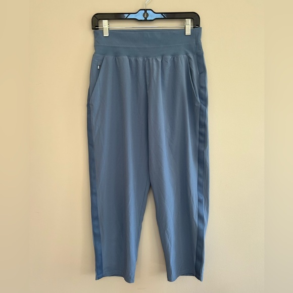 Athleta Nolita Slim Tapered Crop Pants in Periwinkle, size 10P - Picture 2 of 9